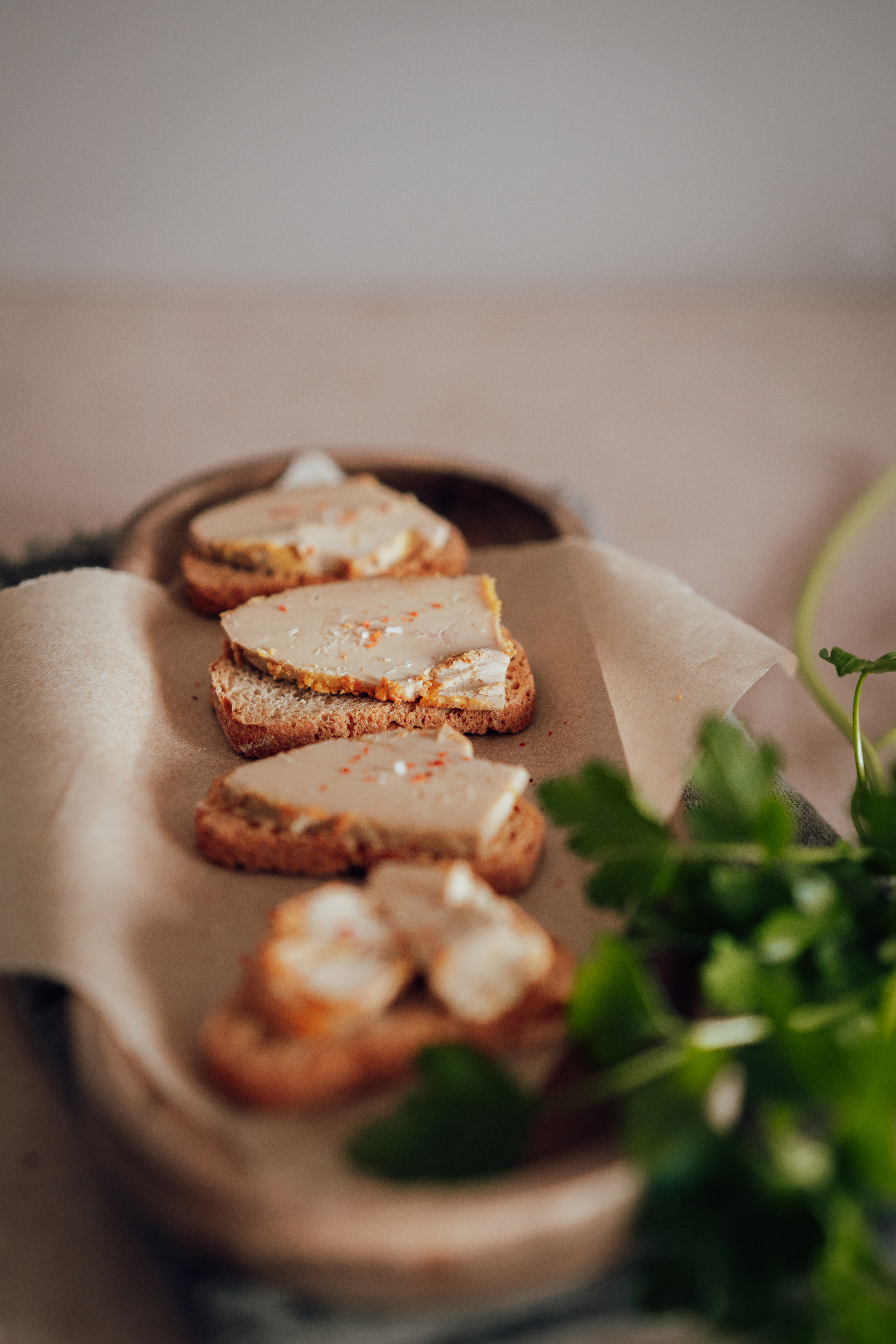 photo de toasts de foie gras